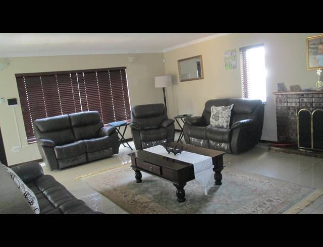 4 BEDROOM FREEHOLD SOLD IN HOWICK CENTRAL